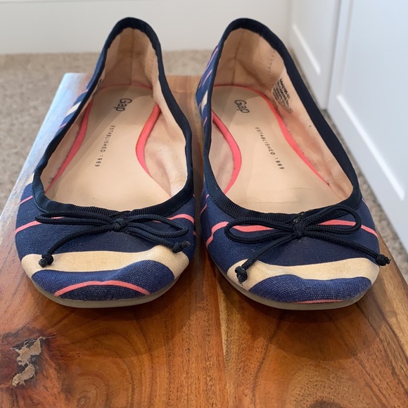 ***SOLD*** Gap ballet flats - Picture 7 of 14